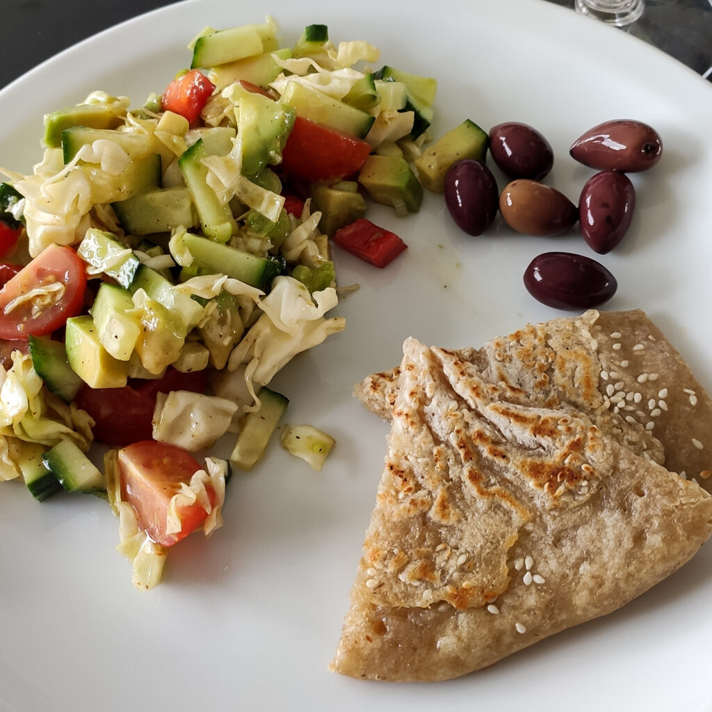 Surdejspandekager med salat
